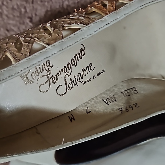Rodina Ferragamo Schiavone heels size 7 - Picture 7 of 13